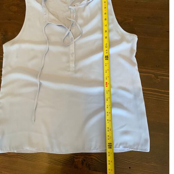 Loft light blue sleeveless Top size large - Picture 6 of 6
